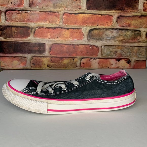 Chuck Taylor All-Star Lows - Black w/pink piping - Junior Size 3 - Picture 2 of 5